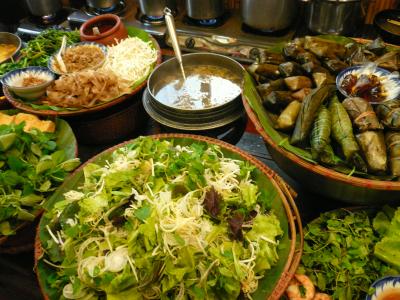 ハノイ　前編　～メリアホテル、おなかいっぱいベトナム飯、バイクバイクバイク～