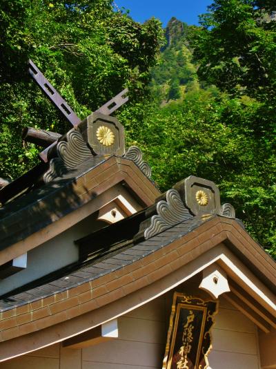 戸隠a　戸隠神社；奥社本殿に参詣　☆杉木立の先はパワースポット