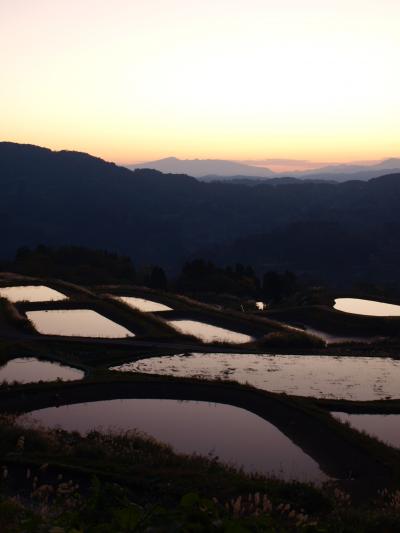 「 夜明けの山古志 」 ( 中越地震から７年 ) ＜ 新潟県長岡市・小千谷市  ＞