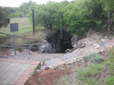 世界遺産探訪 vol.122 スタークフォンテン、スワートクランズ、クロムドライ及び周辺地域の人類化石遺跡群