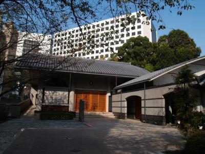 瑠璃光寺（東京都港区東麻布1）