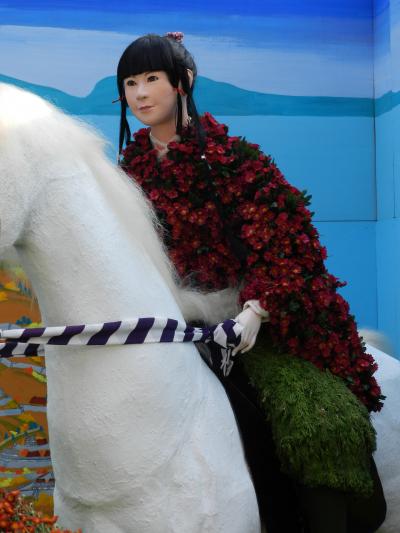 枚方市駅（京阪電車）前の菊花展