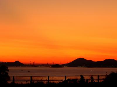 晩秋の夕焼けに染まる関門海峡～山陽自動車道周防灘パーキングから～