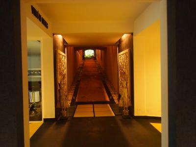 舞台裏の旅・・・クプクプジンバラン