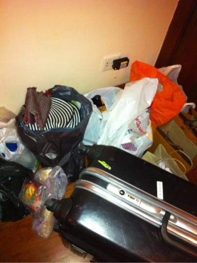 舞台裏の旅。。。トランクの重さ