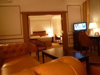 初冬ルクセンブルクのグルメな旅♪　Ｖｏｌ６（第１日目夜）　☆世界遺産ルクセンブルク旧市街のホテルでリラックス♪