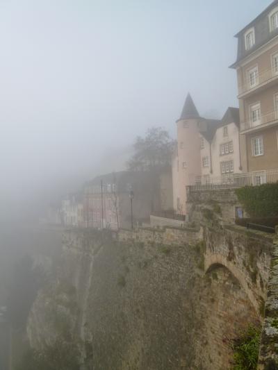 初冬ルクセンブルクのグルメな旅♪　Ｖｏｌ９（第２日目午前）　☆世界遺産ルクセンブルク旧市街の幻想的な渓谷♪