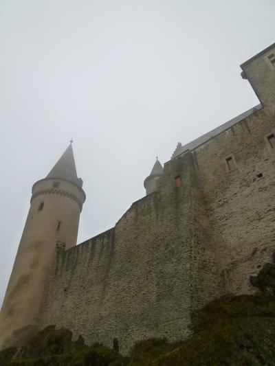 初冬ルクセンブルクのグルメな旅♪　Ｖｏｌ１４（第２日目午前）　☆ヴィアンデン(Vianden)の「ヴィアンデン城」の外観を鑑賞♪
