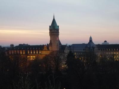 初冬ルクセンブルクのグルメな旅♪　Ｖｏｌ２０（第２日目午後）　☆エシュテルナッハからベンツでルクセンブルへ帰る♪そして黄昏のルクセンブルを眺める♪