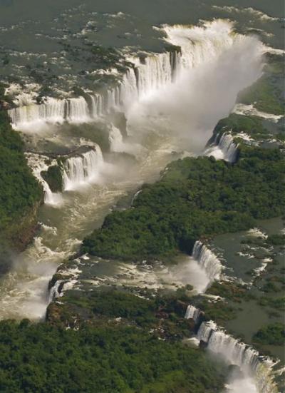 「ローバ（老婆）の休日」バァさん、世界二大瀑布を制覇の巻