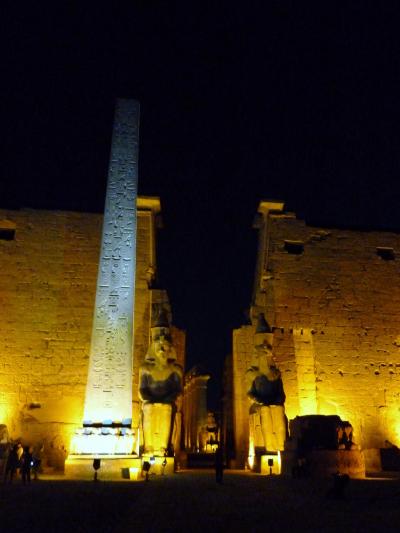 エジプト周遊記　２．　夜のルクソール神殿