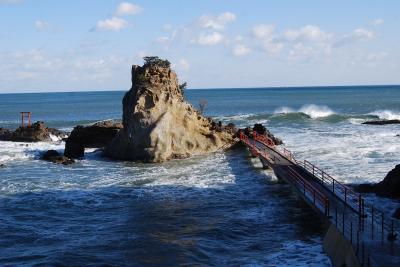 波立海岸より弁天島を眺める