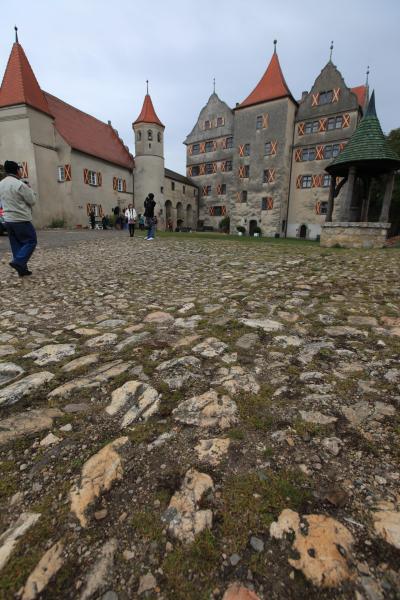 【欧州旅行12日目】 南ドイツ最古の城　「ハールブルク城」