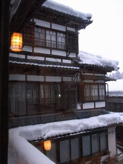 冬の新潟・五頭温泉①　下町の神社と寿司と雪