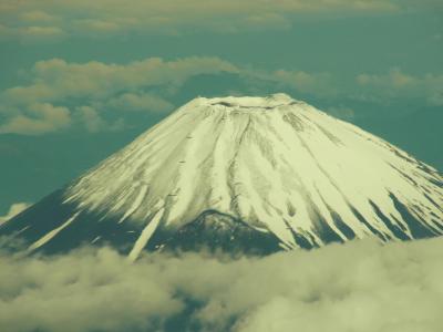番外編　久しぶりに綺麗に見えた空からの富士山は 右側窓座席!!