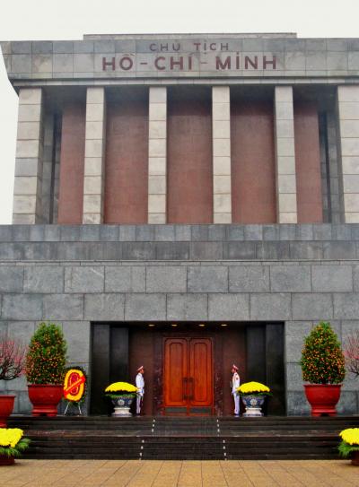 ベトナム02　ハノイa  建国の父　ホーチミン廟に表敬　☆衛兵交代のとき