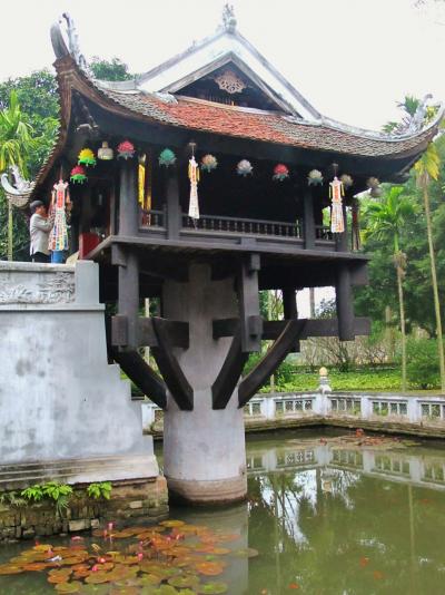 ベトナム03　ハノイｂ　一柱寺・ホアンキエム湖の夜景　☆伝説の地に降り立ち