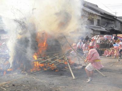火伏の神事　「今尾の左義長」　勇壮乱舞な火まつり