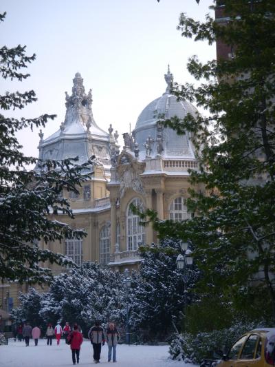 Ｗｈｉｔｅ　ｄｅｃｏｒａｔｉｏｎ　ｉｎ　Ｂｕｄａｐｅｓｔ　２０１２．２