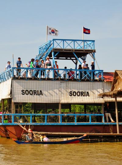 カンボジア23　トンレサップ湖・水上マーケットでUターン　☆ワニも魚類も多く