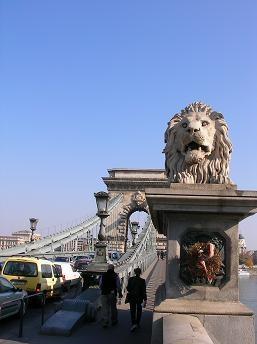国会議事堂とグンデルの夕食