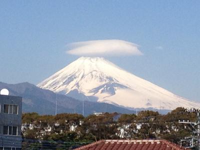 2012年02月　ＪＲ三島駅から見る富士山。