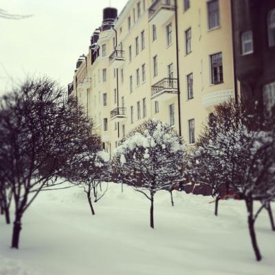 雪降るヘルシンキのあたたかいアパート