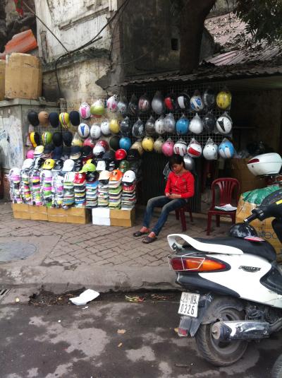 ハノイ　ヘルメット　バイク　色々　街歩き