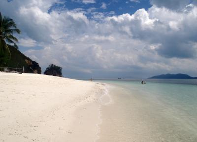 1　Singapore シンガポールやKLから週末だけでも行ける白砂のビーチ、ちっちゃい楽園♪　Pulau Rawa　ラワ島