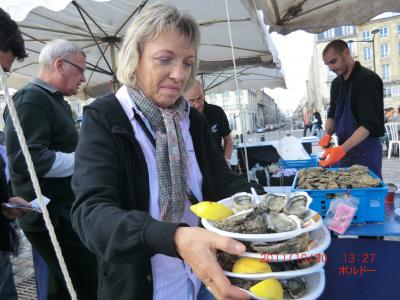 46 La Garonne 河畔の青空市場:15/10-15/11 2011 秋と初冬の狭間のTGVの旅　