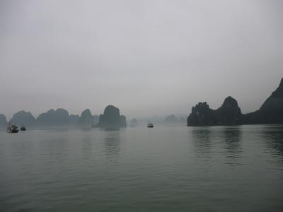 ハロン湾とハノイ