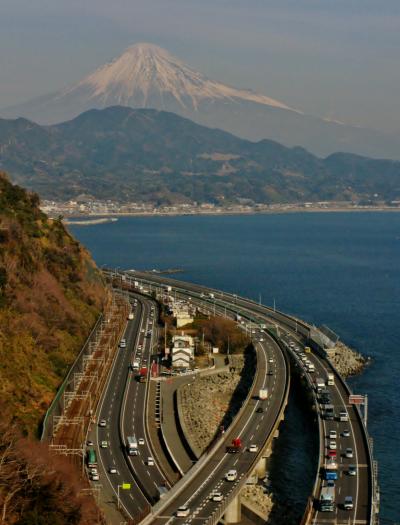 さった峠2/3　富士山・駿河湾の絶景;交通の要衝　☆ミカン実る峠を越え