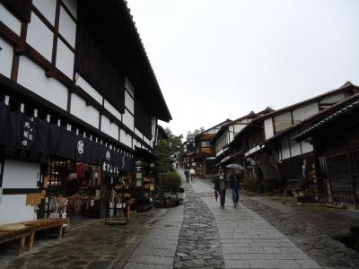 雨模様の中木曽路の家族旅行