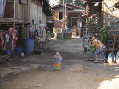 さまざまなタイ旅行（２２）ミャワデーに住む人々。