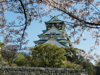 法事のついでに大阪城の桜観賞とツタンカーメン展。そして幻の大阪造幣局の桜の通り抜け。
