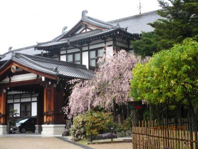 桜の通り抜けと醍醐の葉桜（２）奈良ホテルへ。 