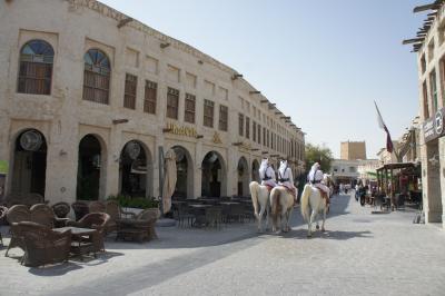 ナイル河クルーズ　エジプト８日間3（Day2　ドーハ～カイロ～ホテル～ピラミッドナイトショー）