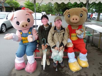 あいにくの雨！でも、サイボクハムでお肉ざんまいに満足～！！