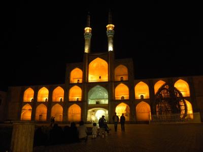 イランへ一人旅6■［2日目 その5】 夜のヤズドをぶらぶら。