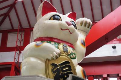 2012春、大須商店街(3/3)：大須商店街の巨大招き猫、アーケード、春日神社・本殿、鳥居