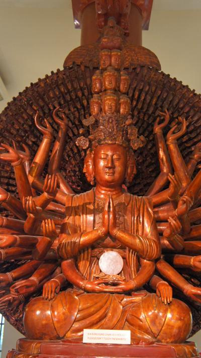 灼熱！河内之旅（5）ハノイの歴史博物館を再訪し、オペラ座のカフェで一休みして辺りを散歩する。