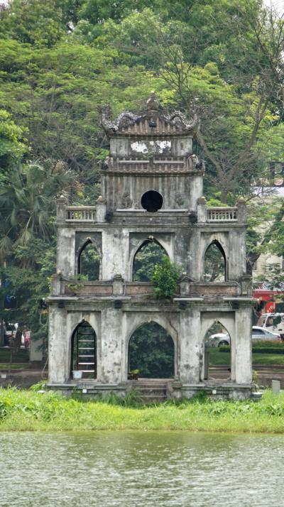 灼熱！河内之旅（6）ハノイの還剣湖（ホアンキエム湖）の玉山祠（ゴックソン）を参拝し、大聖堂周辺を歩く。