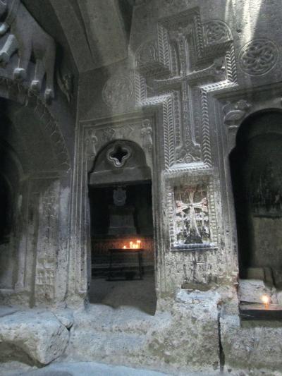 2011年コーカサス３カ国旅行第13日目（２）：岩をくりぬいて造られた世界遺産のゲガルド修道院