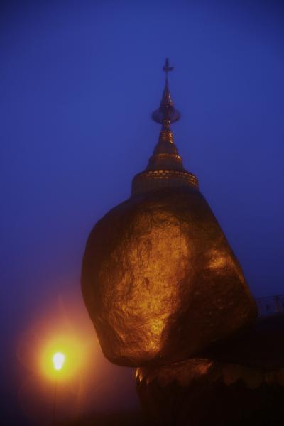 弾丸ミャンマー女子２人旅①長年の夢、落っこちそうで落ちない不思議な岩ゴールデンロックを目指して！