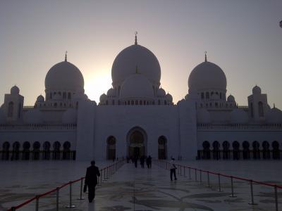世界で三番目に大きいモスクをプチ観光（アブダビ）