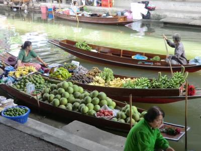 タイ水上マーケットでの一日