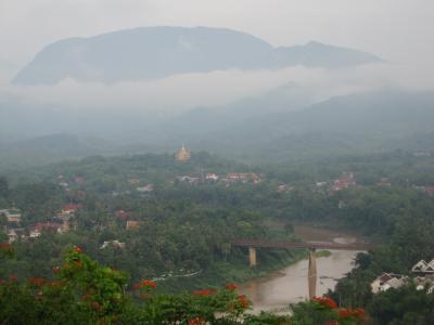 ラオス・ベトナム旅行③２日目/2012年5月/ﾙｱﾝﾊﾟﾊﾞﾝ/ﾀｰﾄｸｱﾝｼｰの滝・ﾌﾟｰｼｰの丘・ﾅｲﾄﾏｰｹｯﾄ
