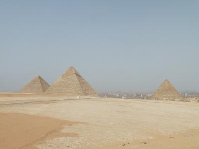 ピラミッドを見上げて、ツタンカーメンのお宝に酔う。（ギザ・カイロ編）