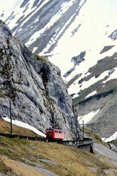 初夏のピラトゥス登山電車/スナップ紀行