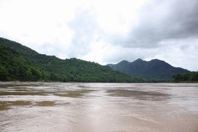 ルアンプラバン旅行記　 -その２　メコン川クルーズ-